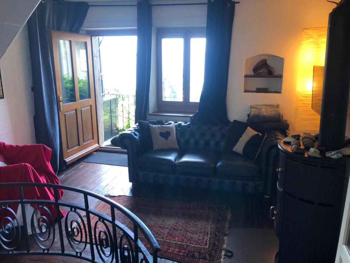 A Room With A View - Maisonnette Dans Bourg Medieval Au Bord Du Lac Leman Yvoire Exterior foto
